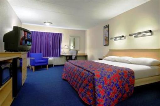 фото отеля Red Roof Inn Cleveland Middleburg Heights