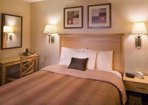 фото отеля Candlewood Suites Chambersburg