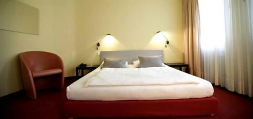 фото отеля NH Hotel Ottheinrich Weinheim