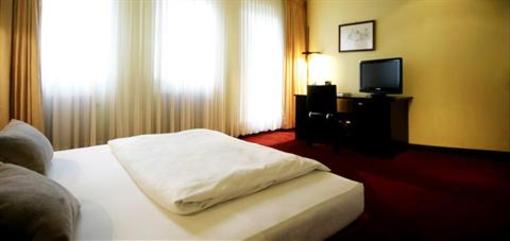 фото отеля NH Hotel Ottheinrich Weinheim