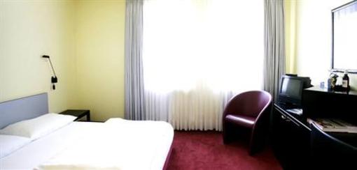 фото отеля NH Hotel Ottheinrich Weinheim