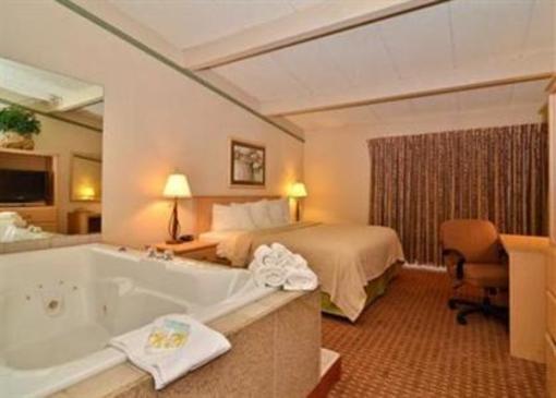 фото отеля Quality Inn Lake Ozark