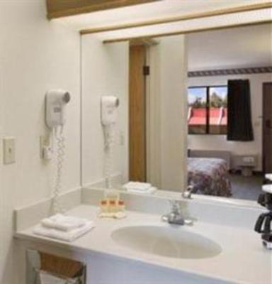 фото отеля Days Inn Seattle Bellevue (Washington)