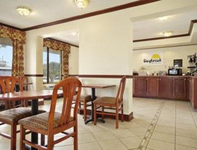 фото отеля Days Inn & Suites Mobile