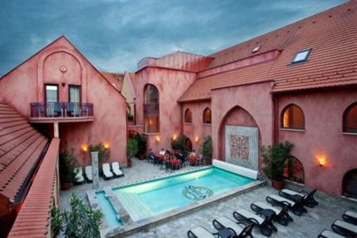 фото отеля Meses Shiraz Wellness & Trening Hotel Superior