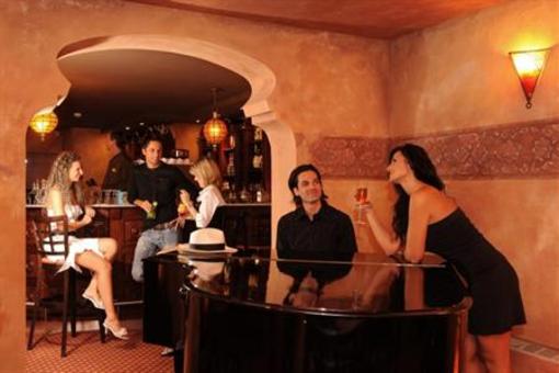 фото отеля Meses Shiraz Wellness & Trening Hotel Superior