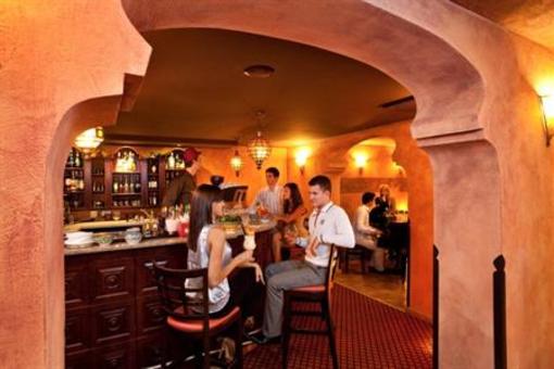 фото отеля Meses Shiraz Wellness & Trening Hotel Superior