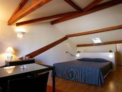 фото отеля Hotel Cloitre Saint Louis
