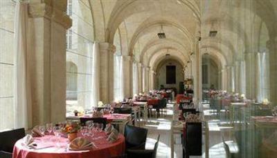 фото отеля Hotel Cloitre Saint Louis