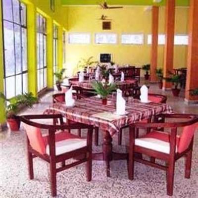 фото отеля Rahi Tourist Bungalow Hotel Agra