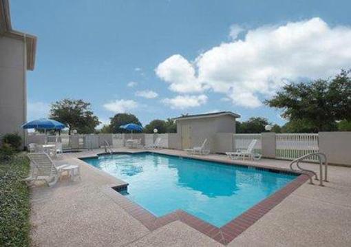фото отеля Comfort Inn And Suites Seguin