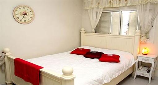 фото отеля Yarden Apartments