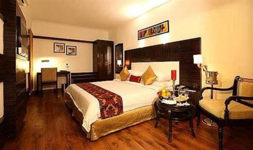 фото отеля Crossroads Hotel Rosewood New Delhi
