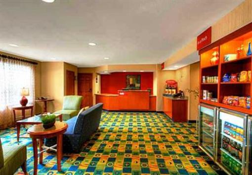 фото отеля TownePlace Suites Manchester Airport