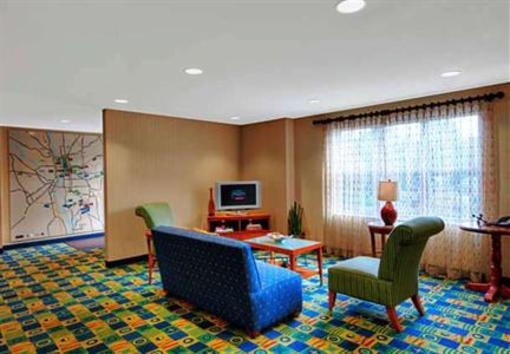 фото отеля TownePlace Suites Manchester Airport