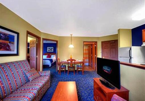 фото отеля TownePlace Suites Manchester Airport