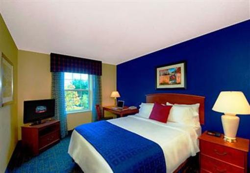 фото отеля TownePlace Suites Manchester Airport
