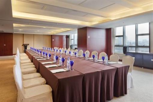 фото отеля Crowne Plaza Grand Canal