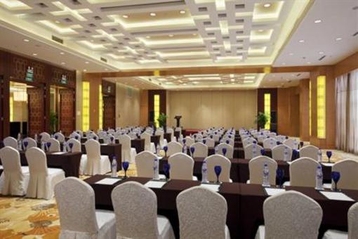 фото отеля Crowne Plaza Grand Canal