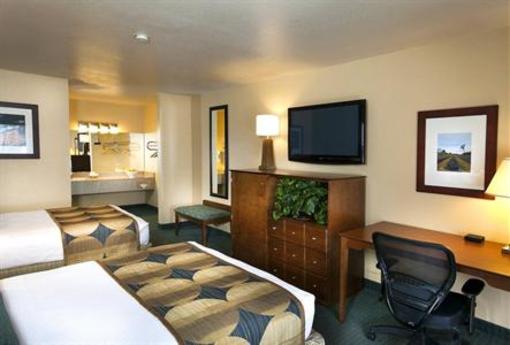 фото отеля BEST WESTERN Garden Inn and Suites