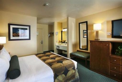 фото отеля BEST WESTERN Garden Inn and Suites