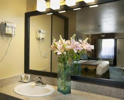 фото отеля BEST WESTERN Garden Inn and Suites