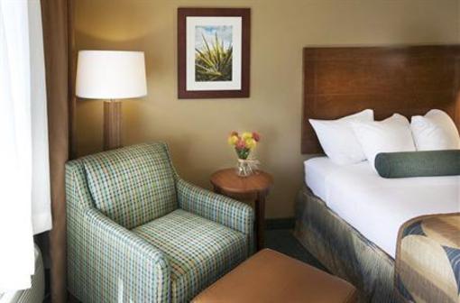 фото отеля BEST WESTERN Garden Inn and Suites