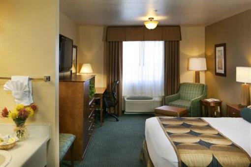 фото отеля BEST WESTERN Garden Inn and Suites