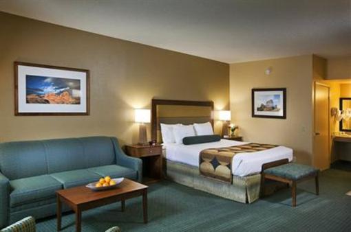 фото отеля BEST WESTERN Garden Inn and Suites