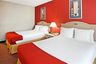 фото отеля Holiday Inn Express Hotel & Suites London