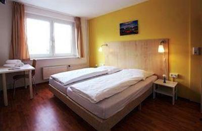 фото отеля Hotel Good Sleep Direkt Am Dom Köln
