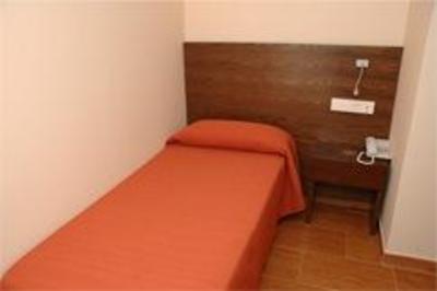 фото отеля Hostal Los Coronales Madrid