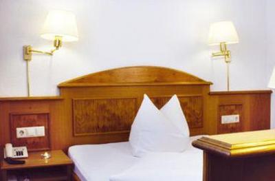 фото отеля Hotel-Restaurant-Weinkeller Pfalzer Hof