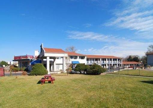 фото отеля Rodeway Inn & Suites Colorado Springs