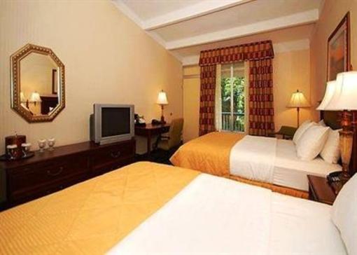 фото отеля Clarion Hotel & Suites Hamden