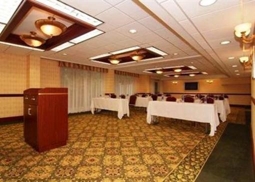 фото отеля Clarion Hotel & Suites Hamden