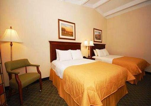 фото отеля Clarion Hotel & Suites Hamden
