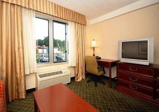 фото отеля Clarion Hotel & Suites Hamden