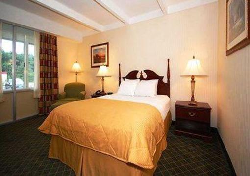 фото отеля Clarion Hotel & Suites Hamden