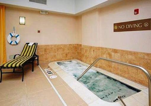 фото отеля Clarion Hotel & Suites Hamden