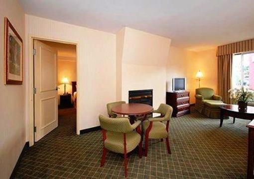 фото отеля Clarion Hotel & Suites Hamden