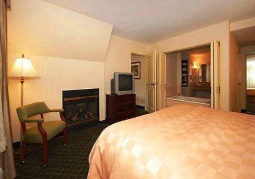 фото отеля Clarion Hotel & Suites Hamden