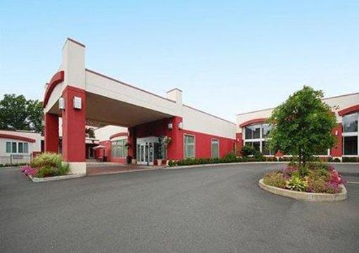 фото отеля Clarion Hotel & Suites Hamden