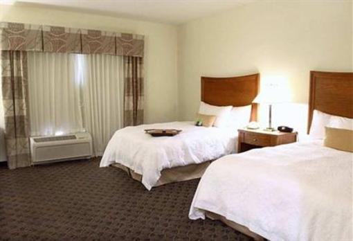 фото отеля Hampton Inn & Suites Chesapeake Sq. Mall