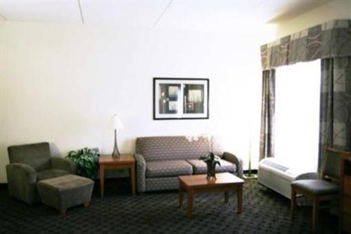 фото отеля Hampton Inn & Suites Chesapeake Sq. Mall