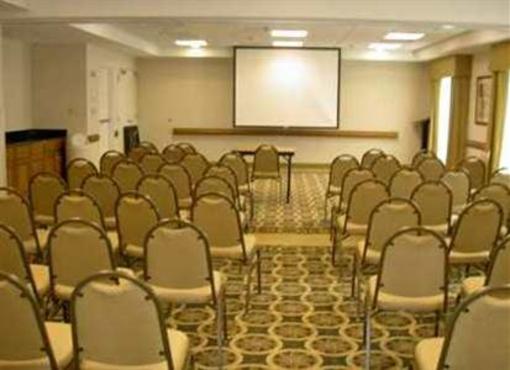 фото отеля Hampton Inn & Suites Chesapeake Sq. Mall
