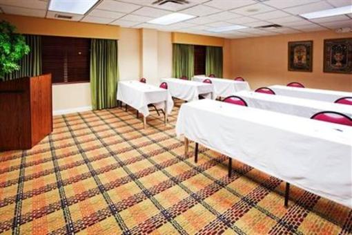 фото отеля Holiday Inn Express Columbia I-26 at Harbison Boulevard