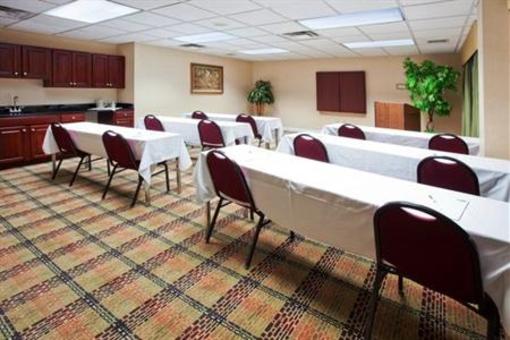 фото отеля Holiday Inn Express Columbia I-26 at Harbison Boulevard
