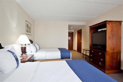 фото отеля Holiday Inn Newport News