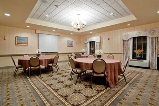 фото отеля Holiday Inn Newport News